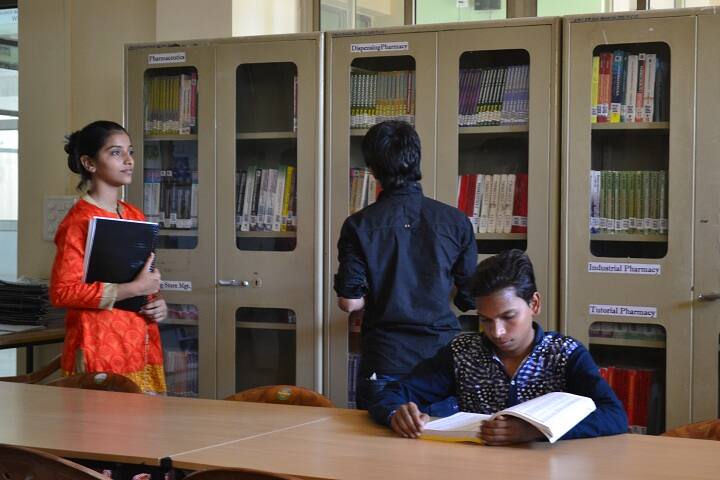 Smt SM Shah Pharmacy College campus in Kheda, Gujarat, India — photo 6