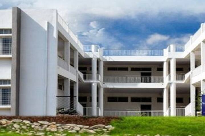 Smt Sharadchandrika Suresh Patil College of Pharmacy campus in Chopda, Maharashtra, India — photo 1