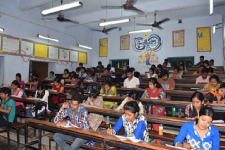 Chandernagore Government College campus in Chandannagar, West Bengal, India — photo 3