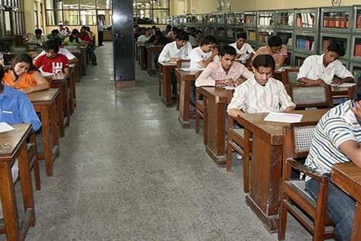 Satyawati College campus in New Delhi, Delhi, India — photo 2