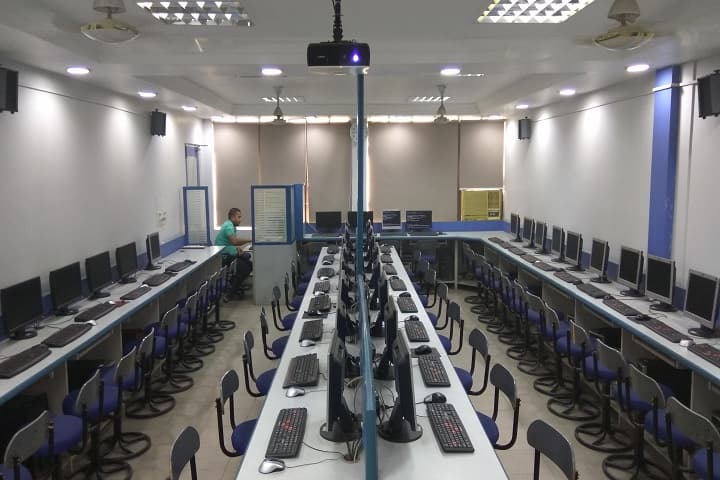 Satyawati College campus in New Delhi, Delhi, India — photo 3