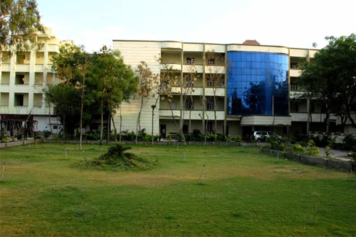 Smt Sarojini Ramulamma College of Pharmacy campus in Mahabubnagar, Telangana, India — photo 1