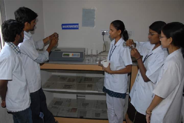Smt Sarojini Ramulamma College of Pharmacy campus in Mahabubnagar, Telangana, India — photo 4