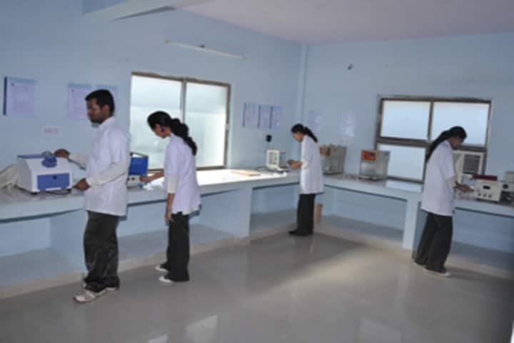 Smt RD Gardi B Pharmacy College campus in Rajkot, Gujarat, India — photo 5