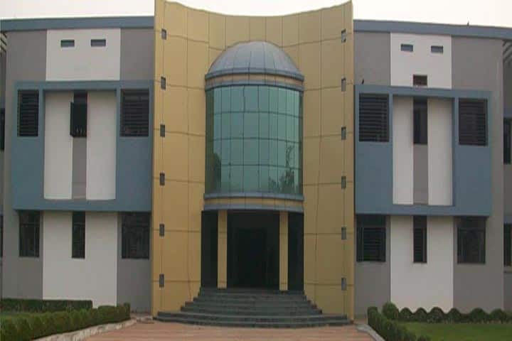 Smt NM Padalia Pharmacy College campus in Ahmedabad, Gujarat, India — photo 1