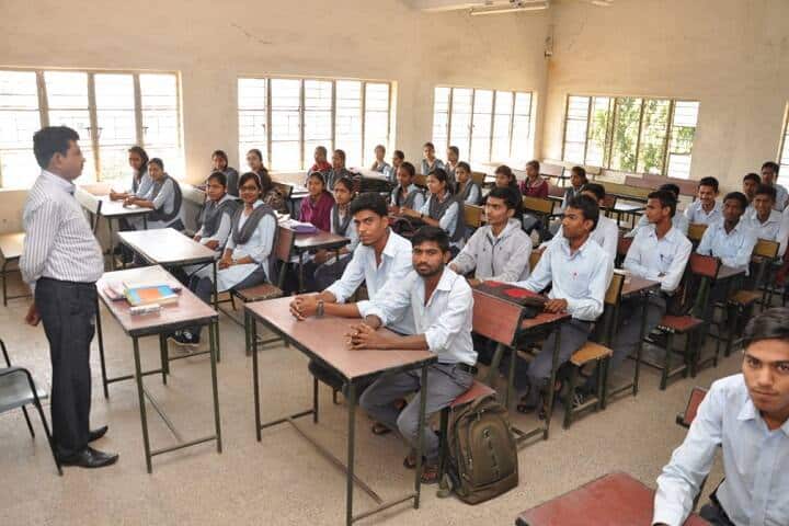 Smt Kusumtai Wankhede Institute of Pharmacy campus in Nagpur, Maharashtra, India — photo 4