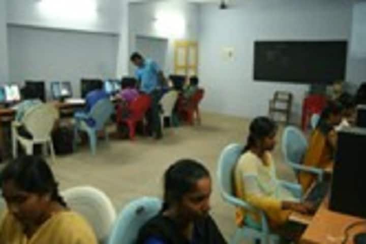 Ultra College of Pharmacy campus in Madurai, Tamil Nadu, India — photo 3