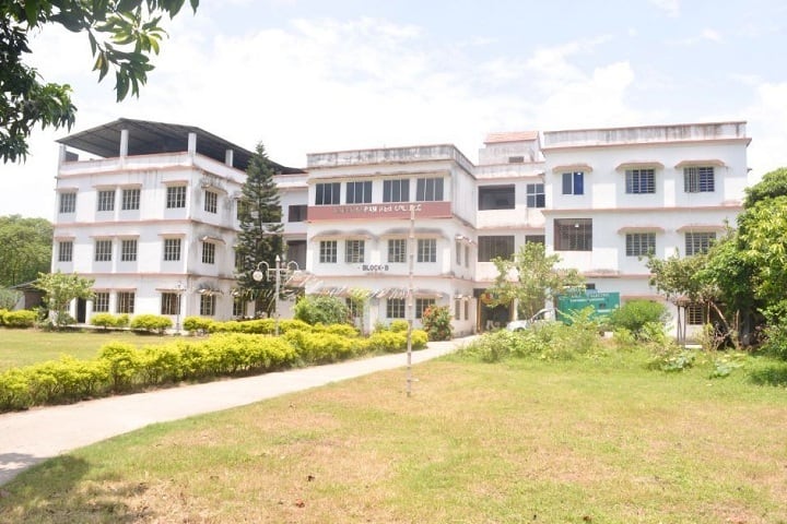 Madhyamgram B Ed College campus in Kolkata, West Bengal, India — photo 1