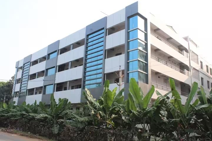 Sri Krishnaveni Degree College campus in Vijayawada, Andhra Pradesh, India — photo 1