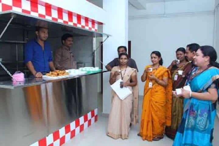 Triveni Institute of Pharmacy campus in Thrissur, Kerala, India — photo 3