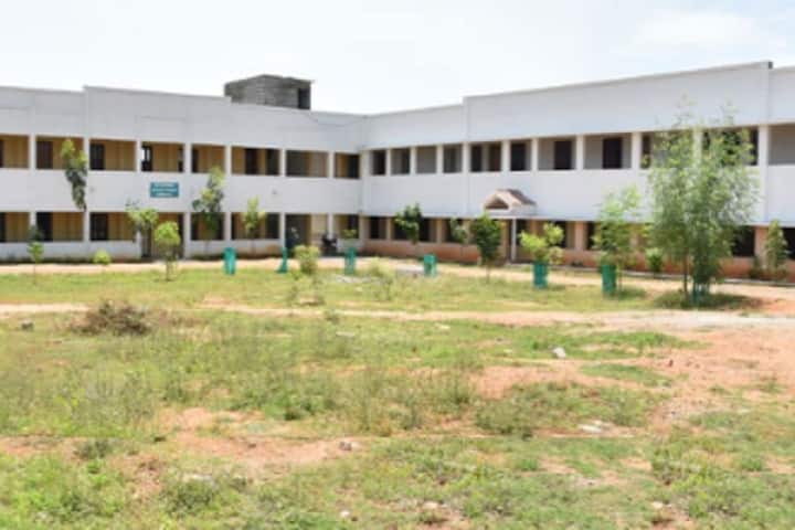 Smt Gandhimathi College of Pharmacy campus in Tiruvannamalai, Tamil Nadu, India — photo 1