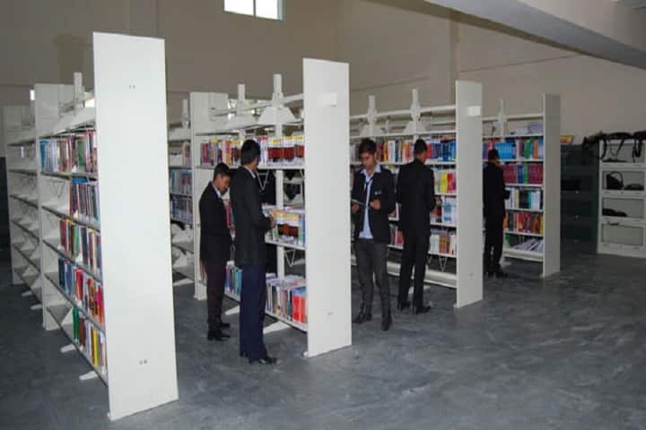 Career Point University campus in Hamirpur, Himachal Pradesh, India — photo 3