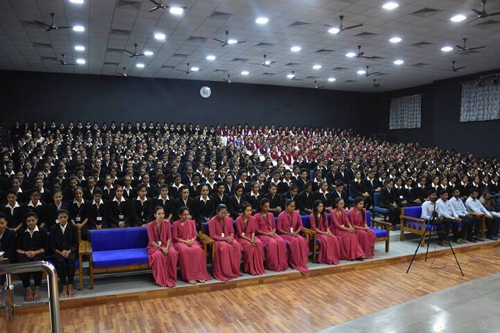 Smt Champaben Vasantbhai Gajera Pharmacy Mahila College campus in Amreli, Gujarat, India — photo 2