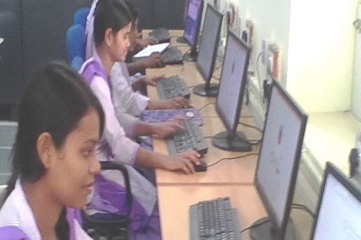 Rajmata Sindhiya Government Girls College campus in Chhindwara, Madhya Pradesh, India — photo 5