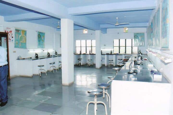 Tipu Sultan College of Pharmacy campus in Gulbarga, Karnataka, India — photo 4
