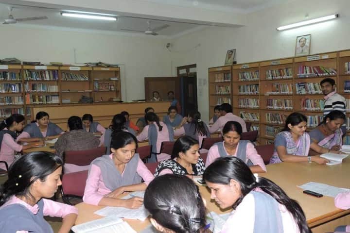 Shri Vaishnav College of Teacher's Training campus in Indore, Madhya Pradesh, India — photo 4