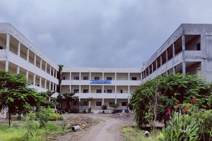 Raosaheb Patil Danve College of Pharmacy campus in Badnapur, Maharashtra, India — photo 1