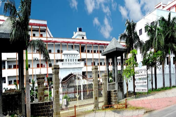 Pharate Patil Multisuper Speciality Ayurved Hospital campus in Pune, Maharashtra, India — photo 1