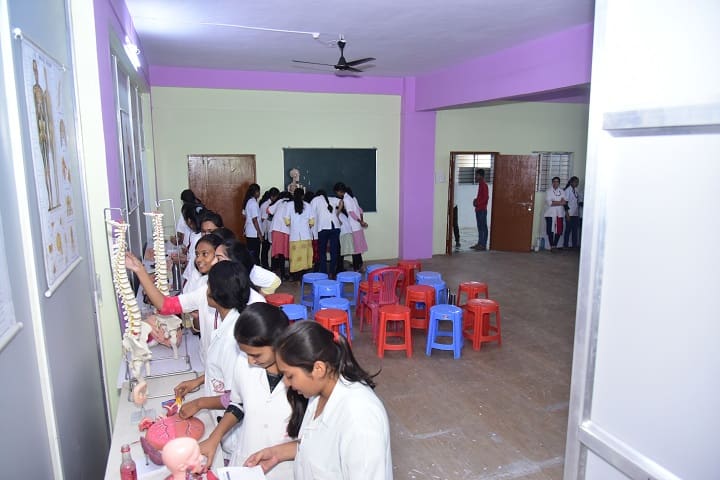Pharate Patil Multisuper Speciality Ayurved Hospital campus in Pune, Maharashtra, India — photo 2