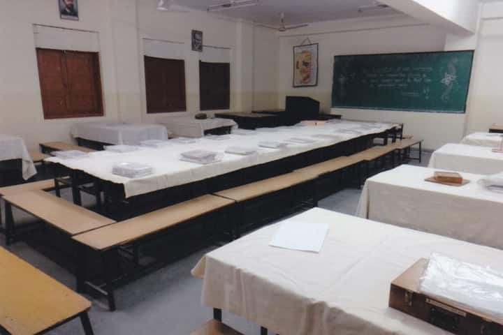Shri Gujarati Samaj B Ed College campus in Indore, Madhya Pradesh, India — photo 6