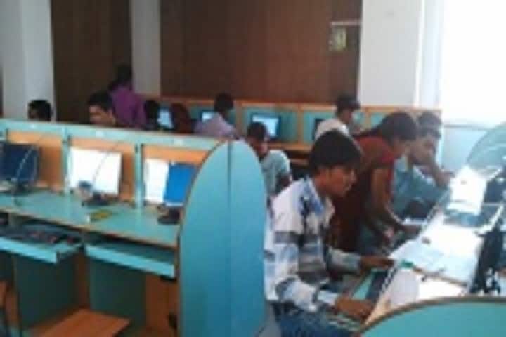 Miracle Paramedical College campus in Mandsaur, Madhya Pradesh, India — photo 2