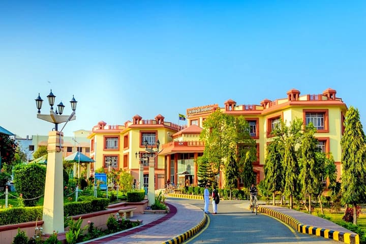 Dev Sanskriti Vishwavidyalaya campus in Haridwar, Uttarakhand, India — photo 2