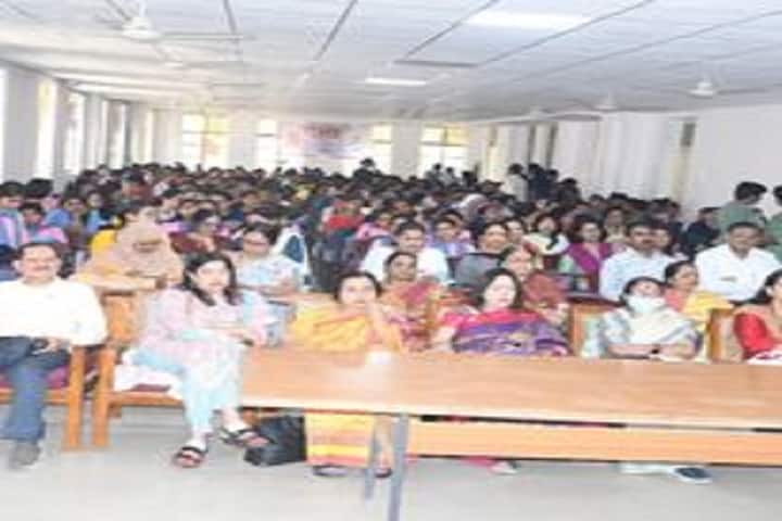 Government Autonomous Mankunwar Bai Arts and Commerce College for Women campus in Jabalpur, Madhya Pradesh, India — photo 2