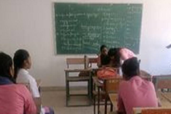 Government Autonomous Mankunwar Bai Arts and Commerce College for Women campus in Jabalpur, Madhya Pradesh, India — photo 3