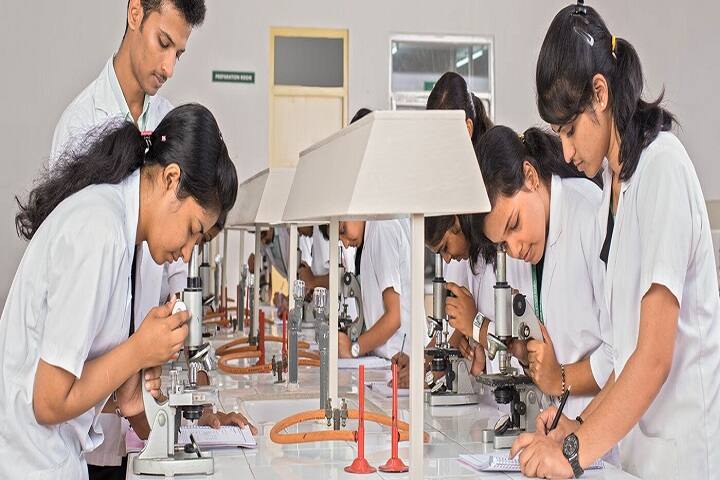 Rani Chandra Prabha Pharmacy College campus in Fatehpur, Uttar Pradesh, India — photo 1