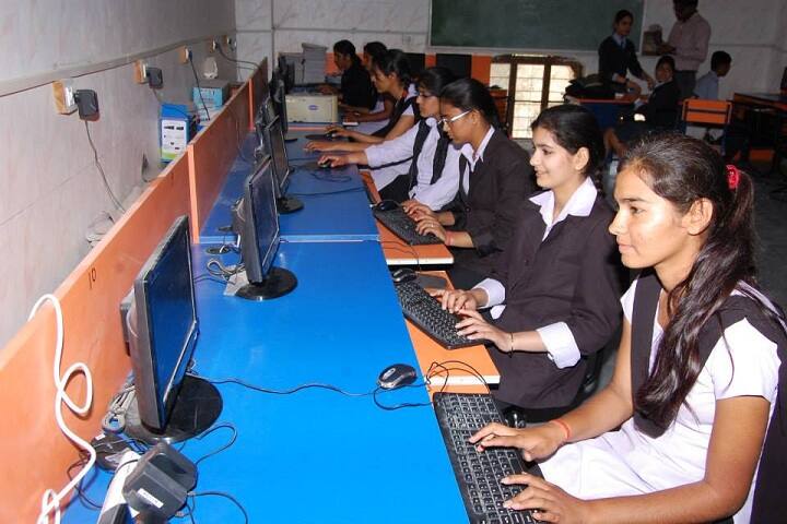 Vinayak Girls College campus in Sikar, Rajasthan, India — photo 5
