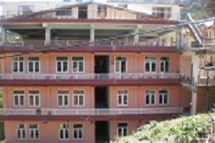 Modern Education College campus in Shimla, Himachal Pradesh, India — photo 1