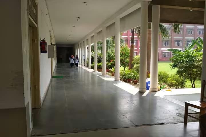 Shri Madhav College of Education and Technology campus in Panchsheel Nagar, Uttar Pradesh, India — photo 1