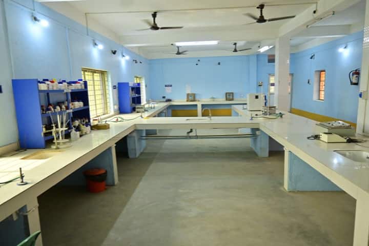 SKM Institute of Pharmaceutical Sciences and Research campus in Lohapur, West Bengal, India — photo 4