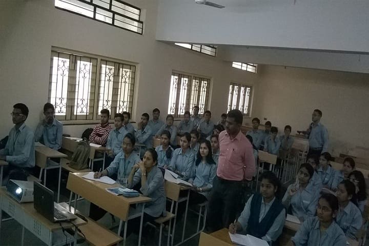 KK Wagh College of Agricultural Engineering and Technology campus in Nashik, Maharashtra, India — photo 2