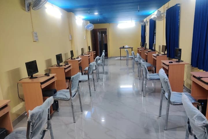 Kolkata Institute of Nursing campus in Kolkata, West Bengal, India — photo 2