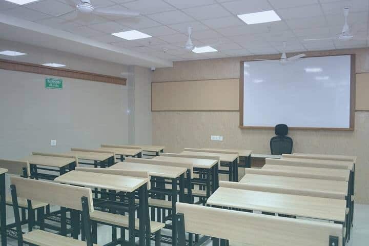 Kiran Nursing College campus in Surat, Gujarat, India — photo 2