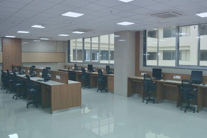 Kiran Nursing College campus in Surat, Gujarat, India — photo 5
