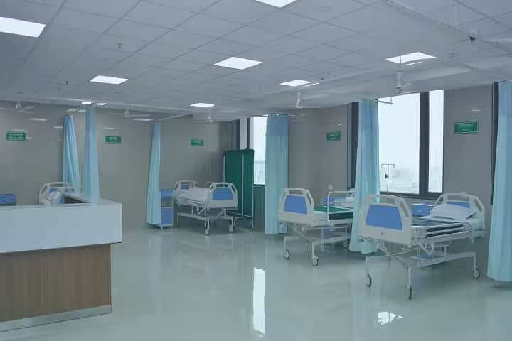 Kiran Nursing College campus in Surat, Gujarat, India — photo 6