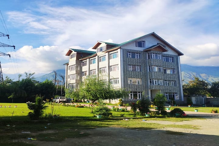 Kidney College of Nursing campus in Srinagar, Jammu and Kashmir, India — photo 2