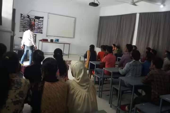 Government College campus in Dewas, Madhya Pradesh, India — photo 5