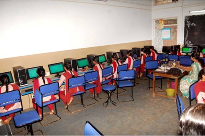 SJMVS Arts and Commerce College for Women campus in Hubli, Karnataka, India — photo 5