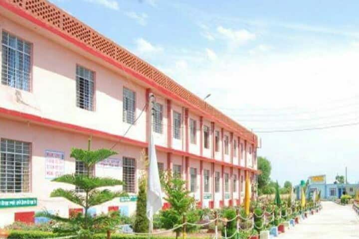 Lal Bahadur Shastri College of Education campus in Kathua, Jammu and Kashmir, India — photo 2