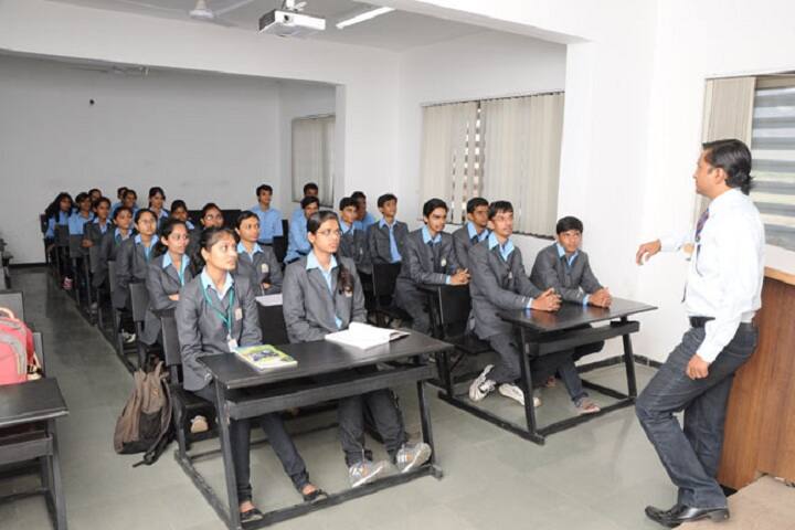 SKVPM's Sahyadri College of Pharmacy campus in Sangola, Maharashtra, India — photo 3