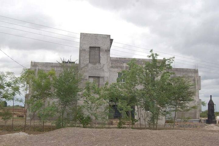 SKVPM's Sahyadri College of Pharmacy campus in Sangola, Maharashtra, India — photo 4