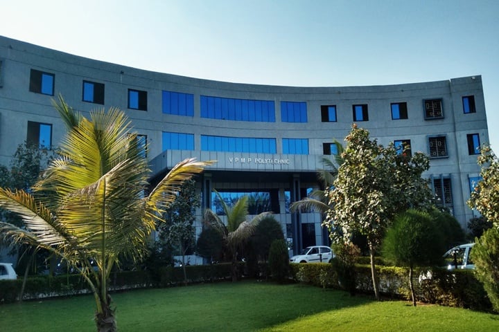 VPMP Polytechnic campus in Gandhinagar, Gujarat, India — photo 1