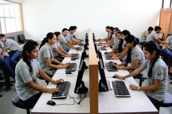 Dr Subhash University campus in Junagadh, Gujarat, India — photo 6