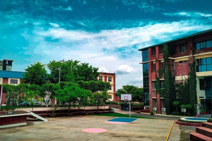 Doon School of Nursing campus in Dehradun, Uttarakhand, India — photo 1