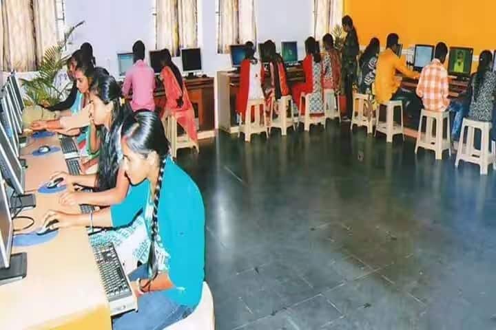 Shri Sharana Nuliya Chandayya Dr BR Ambedkar Smarak AKKA Education Society's Arts and Commerce College campus in Hubli, Karnataka, India — photo 2