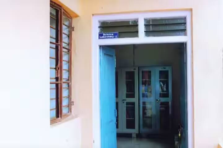 Shri Sharana Nuliya Chandayya Dr BR Ambedkar Smarak AKKA Education Society's Arts and Commerce College campus in Hubli, Karnataka, India — photo 4