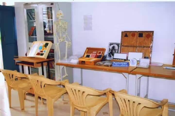 Shri Sharana Nuliya Chandayya Dr BR Ambedkar Smarak AKKA Education Society's Arts and Commerce College campus in Hubli, Karnataka, India — photo 6